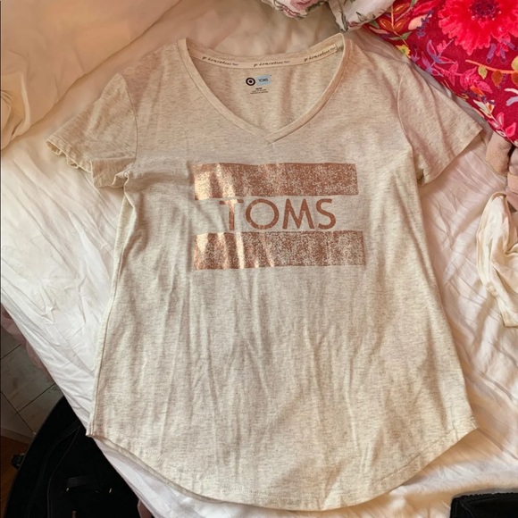 Toms Tops - Toms tee Toms Tops - Toms tee